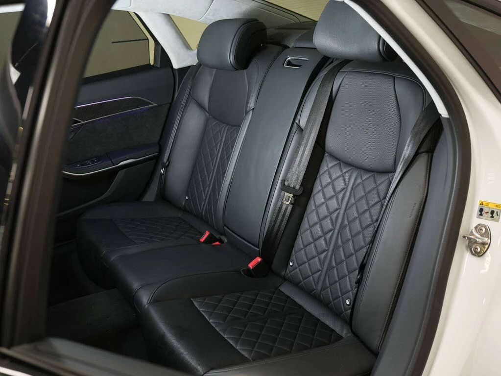 Audi S8 4.0T * АвтоКредит * (ЦЕНА ДО БГ), снимка 16 - Автомобили и джипове - 55316844