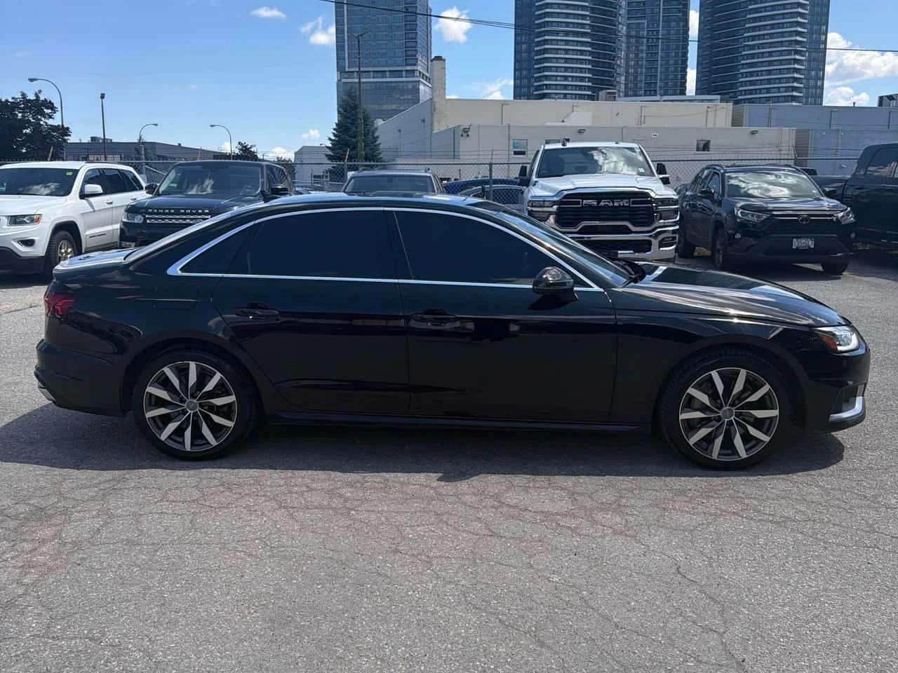Audi A4 * Komfort * CARFAX * АВТОКРЕДИТ * , снимка 3 - Автомобили и джипове - 55468483