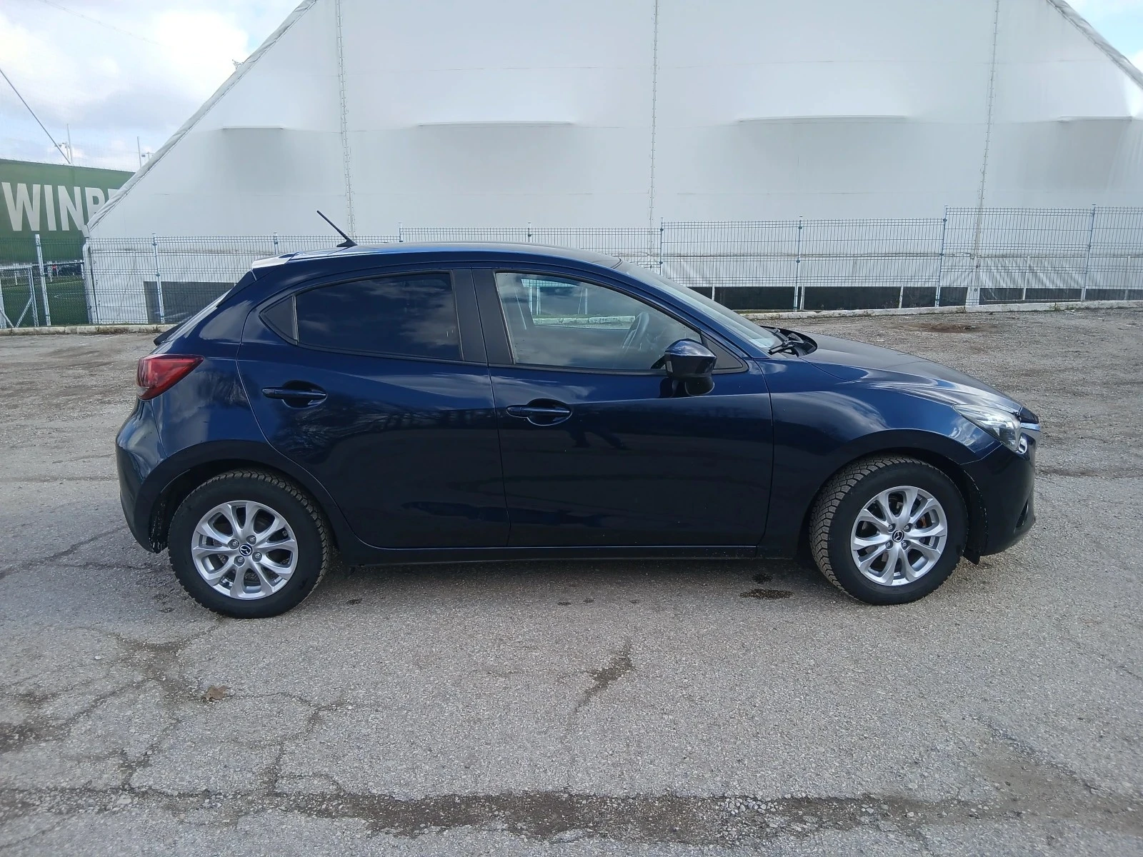 Mazda 2 SKYACTIV TECHNOLOGY 1. 5D ; EURO6; НОВ ВНОС, снимка 5 - Автомобили и джипове - 55739170
