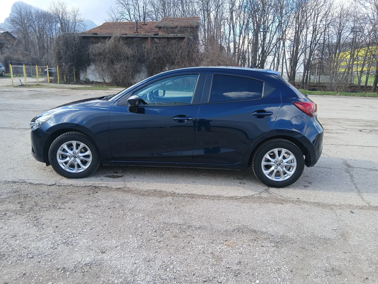 Mazda 2 SKYACTIV TECHNOLOGY 1. 5D ; EURO6; НОВ ВНОС, снимка 6 - Автомобили и джипове - 55739170