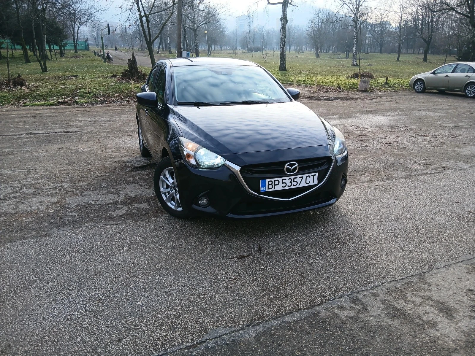 Mazda 2 SKYACTIV TECHNOLOGY 1. 5D ; EURO6; НОВ ВНОС, снимка 4 - Автомобили и джипове - 55739170