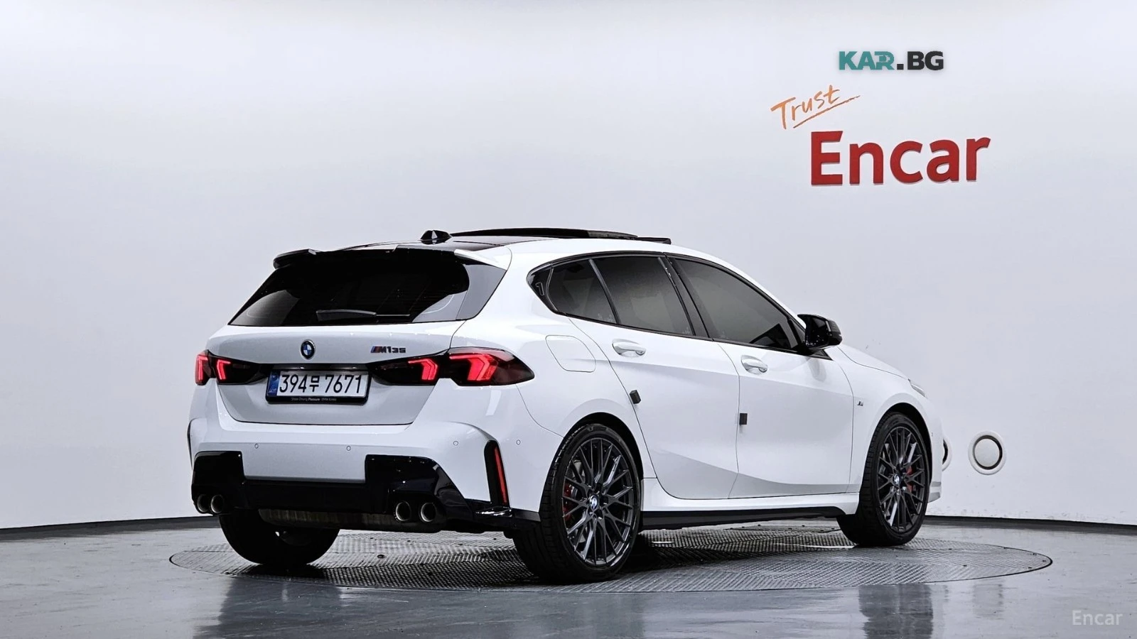 BMW M135 xDrive* Pro* First Edition* Harman Kardon* PANO* 3, снимка 2 - Автомобили и джипове - 55886949