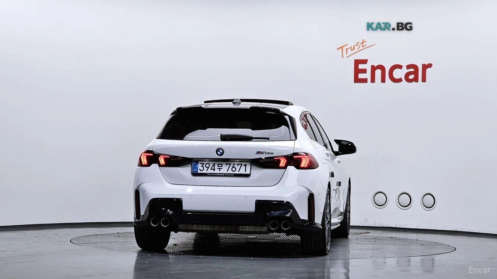 BMW M135 xDrive* Pro* First Edition* Harman Kardon* PANO* 3, снимка 4 - Автомобили и джипове - 55886949