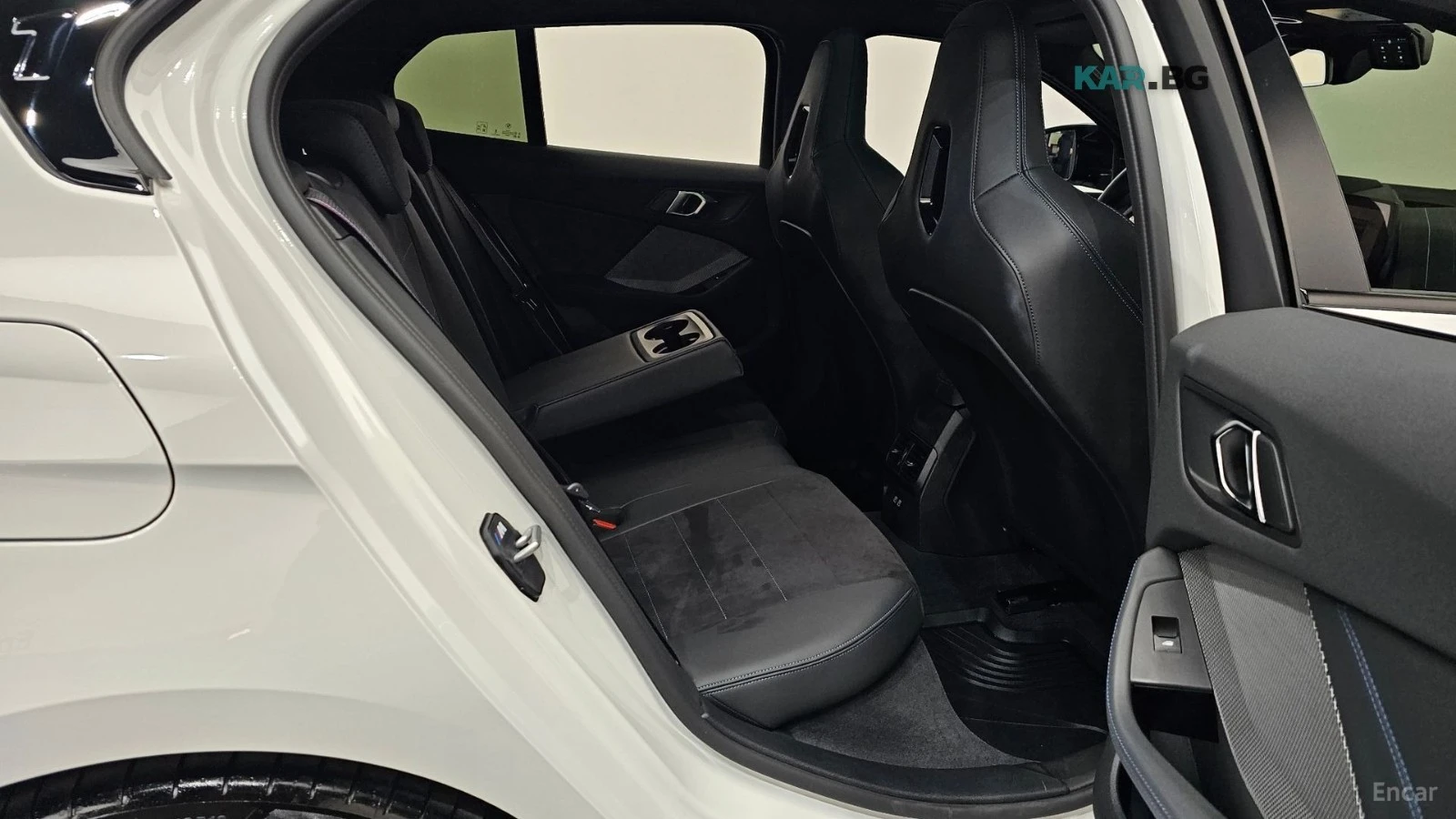 BMW M135 xDrive* Pro* First Edition* Harman Kardon* PANO* 3, снимка 11 - Автомобили и джипове - 55886949