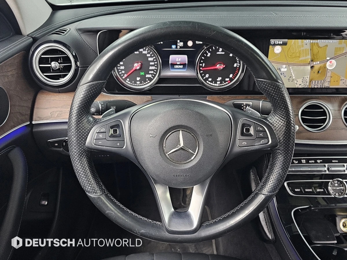 Mercedes-Benz E 220 BLIND SPOT* ЛЮК* КРАЙНА ЦЕНА, снимка 13 - Автомобили и джипове - 55982773