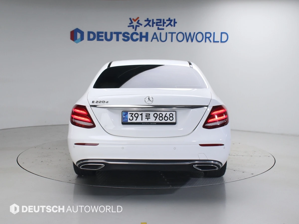 Mercedes-Benz E 220 BLIND SPOT* ЛЮК* КРАЙНА ЦЕНА, снимка 4 - Автомобили и джипове - 55982773