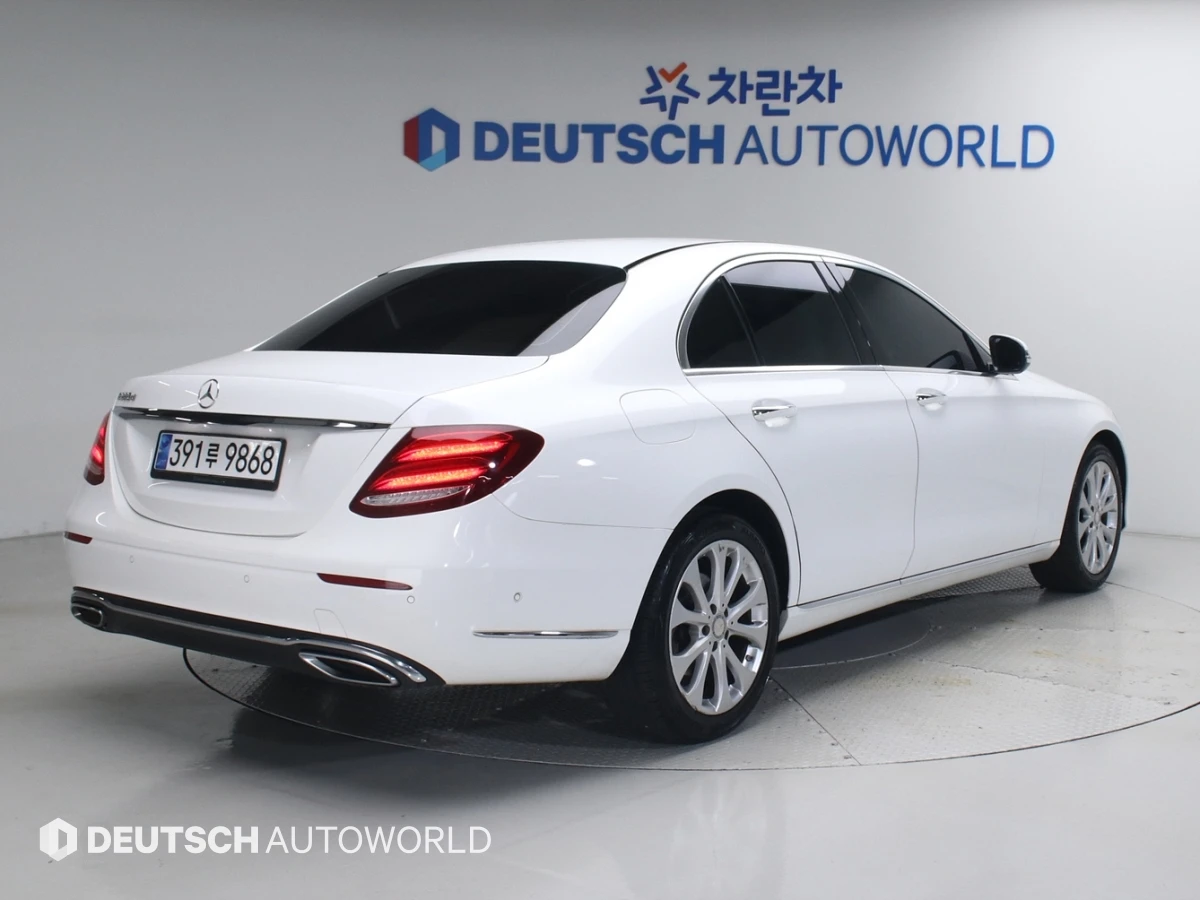 Mercedes-Benz E 220 BLIND SPOT* ЛЮК* КРАЙНА ЦЕНА, снимка 2 - Автомобили и джипове - 55982773