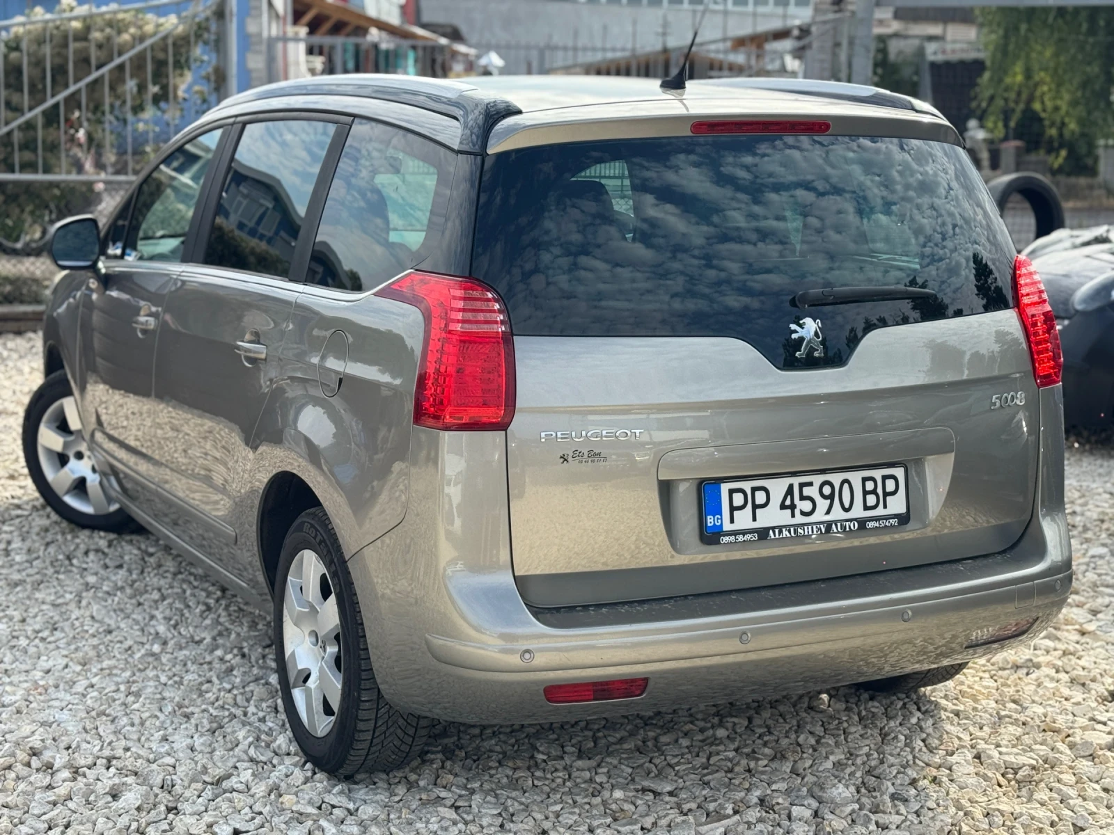 Peugeot 5008 Style 1.6HDi, снимка 4 - Автомобили и джипове - 55990656