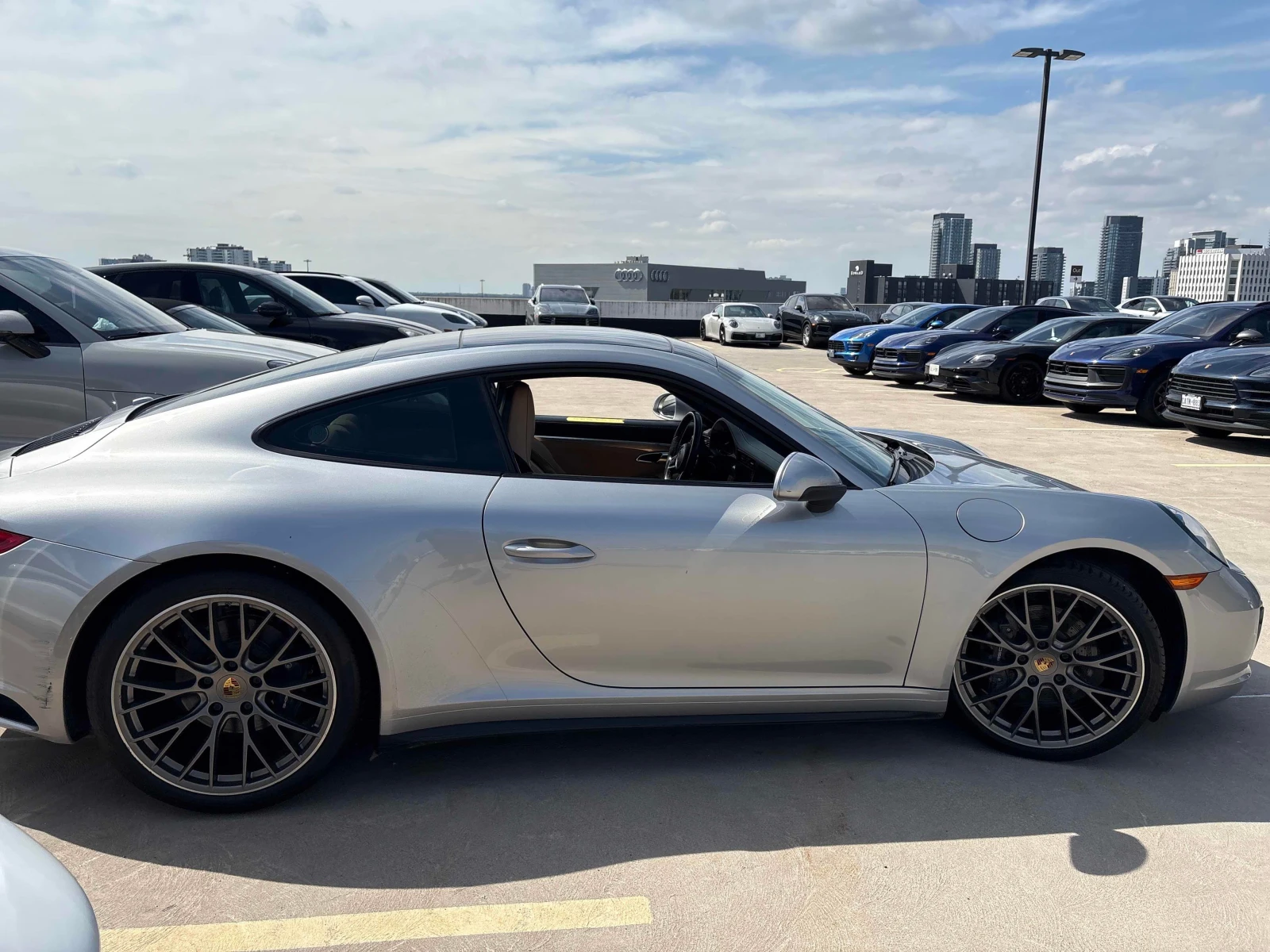 Porsche 911 * Carrera 4 Coupe * CARFAX * БЕЗ ПЪРВОНАЧАЛНА ВНОС, снимка 3 - Автомобили и джипове - 56134949