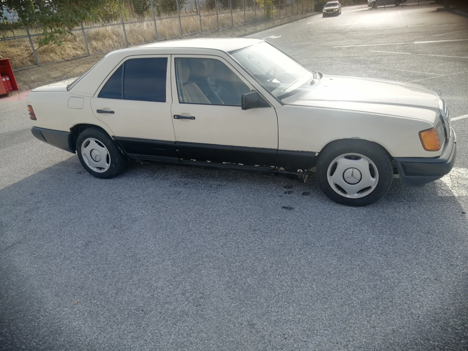 Mercedes-Benz 124 124, снимка 3 - Автомобили и джипове - 56740512