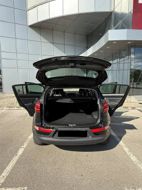 Kia Sportage 2.0CRDI, 4х4 , Автомат , Кожа , Нави Камера., снимка 9