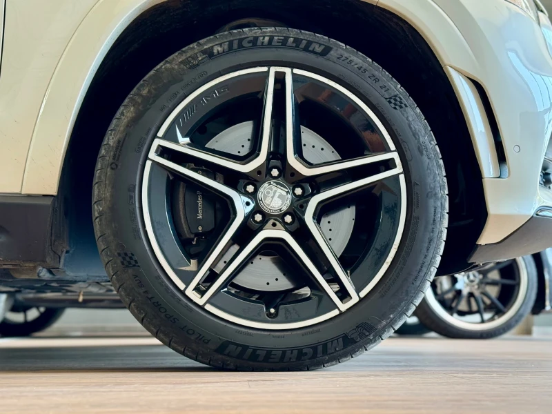 Mercedes-Benz GLS 400 d * AMG * EXCLUSIVE* 7 местен* от Силвър Стар, снимка 5 - Автомобили и джипове - 44781542