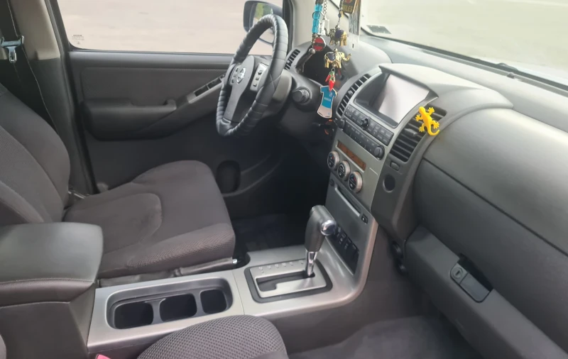 Nissan Navara, снимка 4 - Автомобили и джипове - 47808369