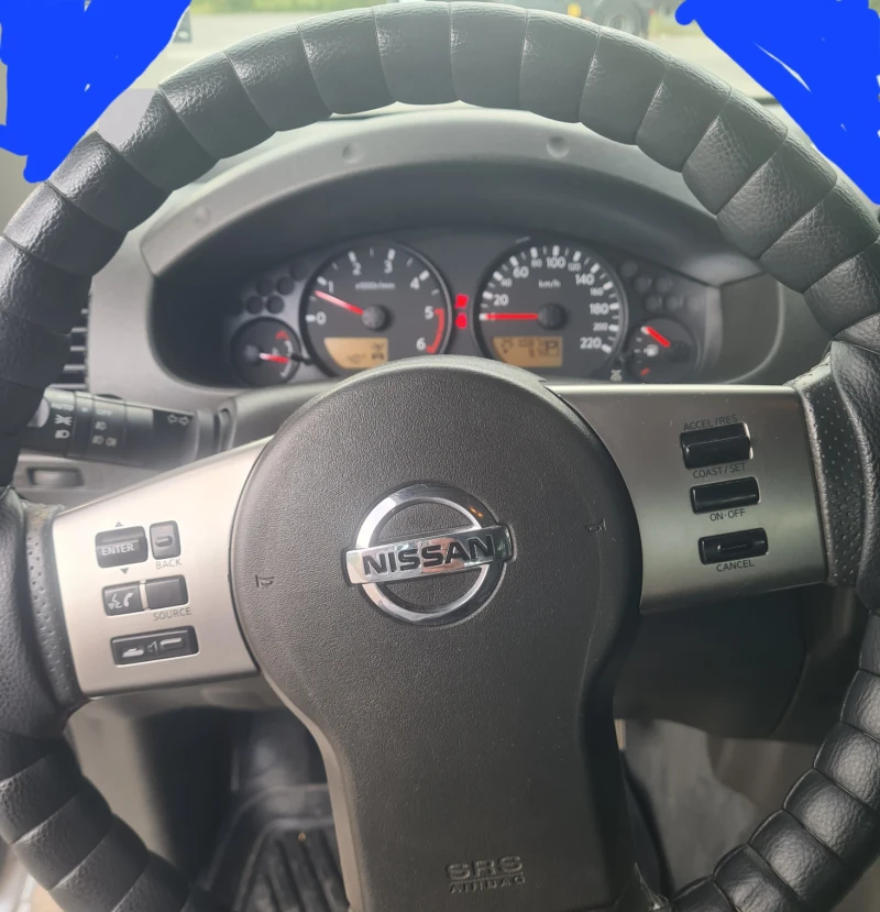 Nissan Navara, снимка 12 - Автомобили и джипове - 47808369