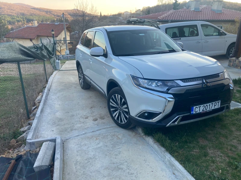 Mitsubishi Outlander SE, снимка 2 - Автомобили и джипове - 48262075