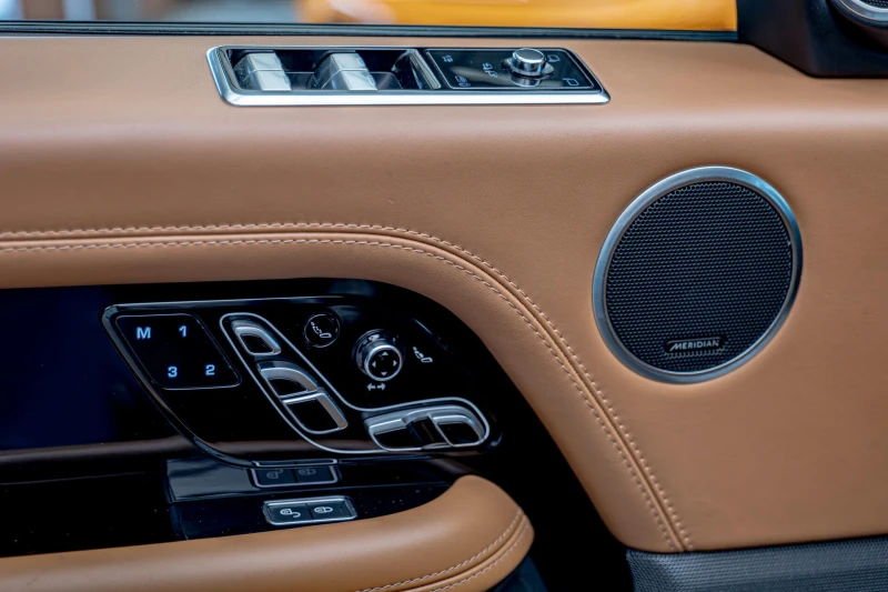 Land Rover Range rover Autobiography/ LWB /DAB+ /Meridian/RSE/V8/, снимка 8 - Автомобили и джипове - 50250564