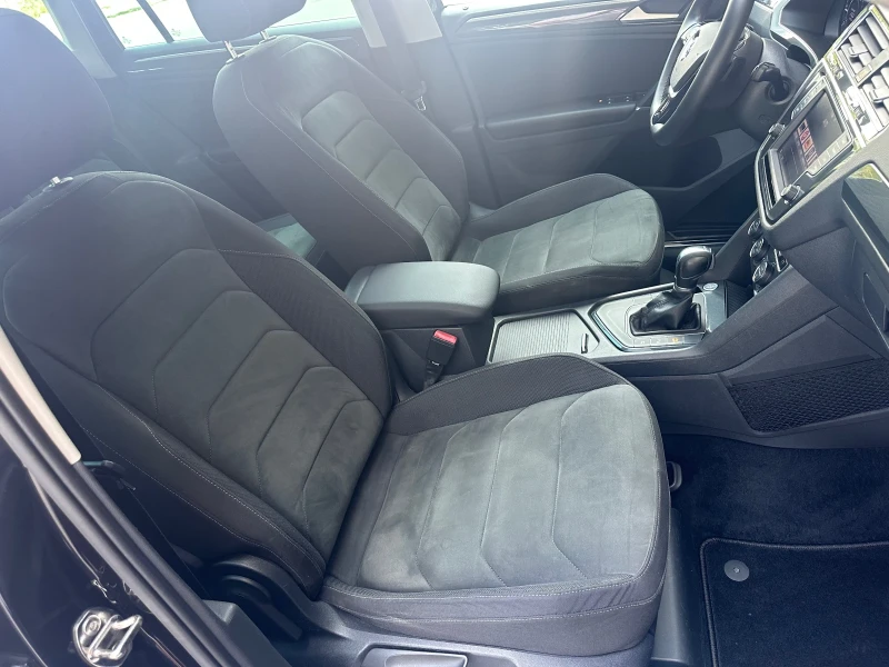 VW Tiguan 2.0Tdi / Panorama / Distronic / 360 view / Navi, снимка 12 - Автомобили и джипове - 51404703