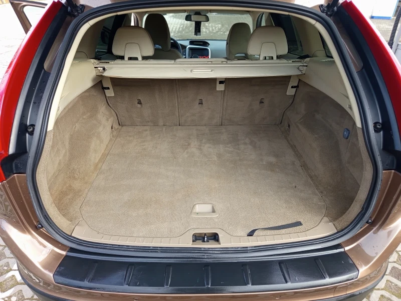 Volvo XC60, снимка 9 - Автомобили и джипове - 52951342