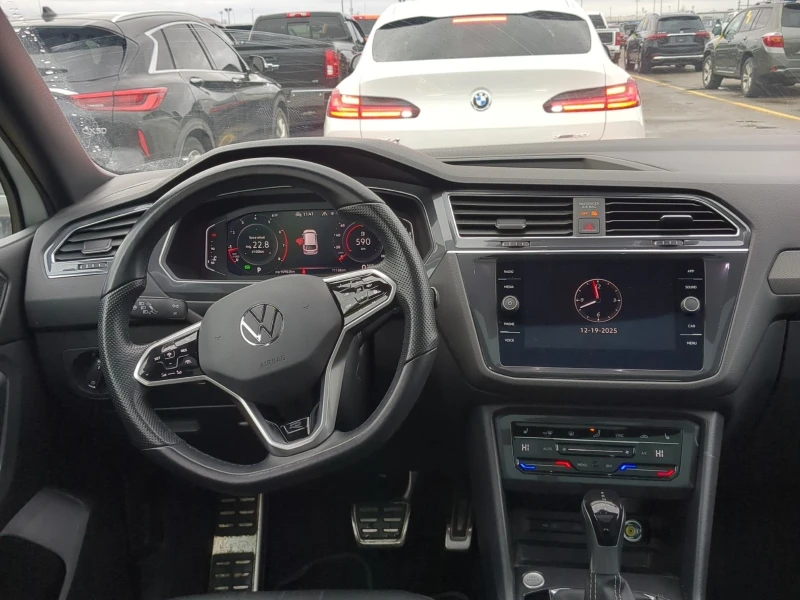 VW Tiguan * COMFORTLINE R-LINE BLACK EDITION* CARFAX* , снимка 7 - Автомобили и джипове - 53004278