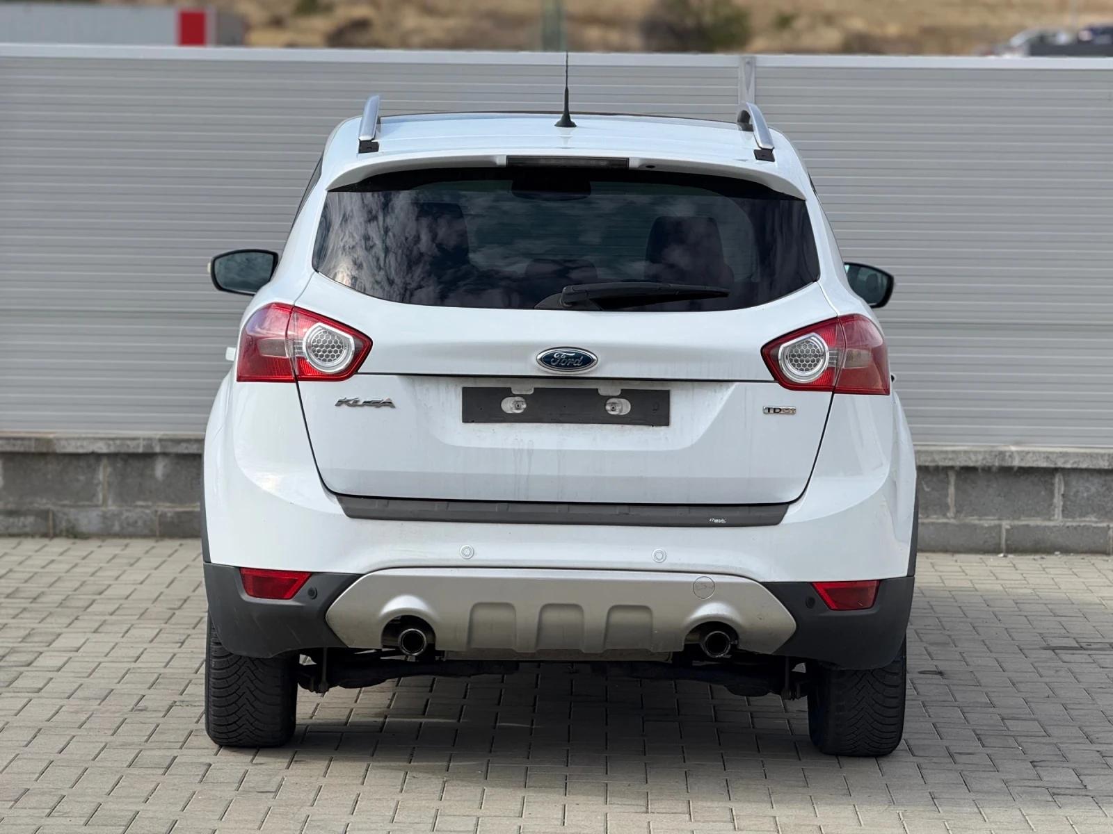 Ford Kuga 2.0TDCI * 4x4 *  ПАНОРАМА * ЛИЗИНГ* НОВ ВНОС *  - изображение 4