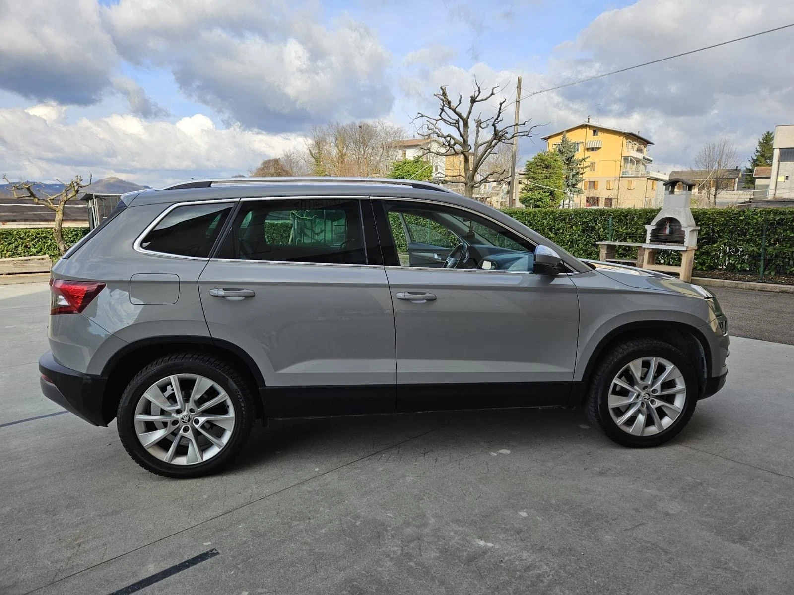 Skoda Karoq 2.0 TDI SCR 4x4 DSG Style, снимка 6 - Автомобили и джипове - 53857442