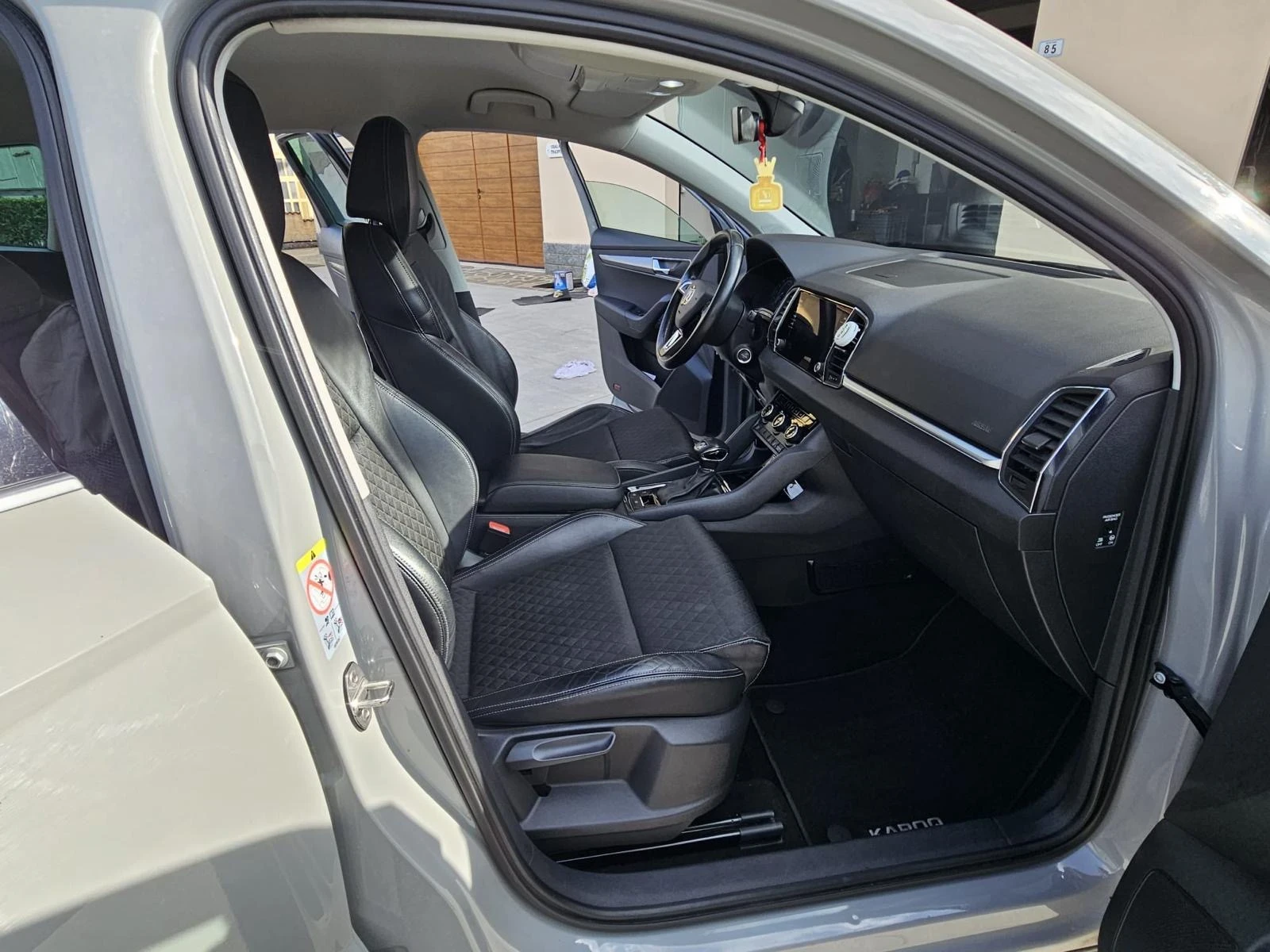 Skoda Karoq 2.0 TDI SCR 4x4 DSG Style, снимка 12 - Автомобили и джипове - 53857442