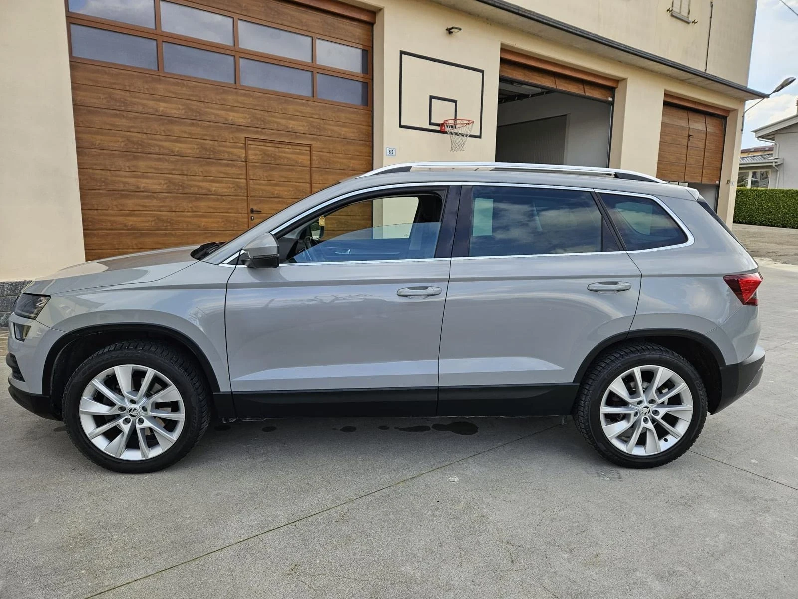 Skoda Karoq 2.0 TDI SCR 4x4 DSG Style, снимка 5 - Автомобили и джипове - 53857442