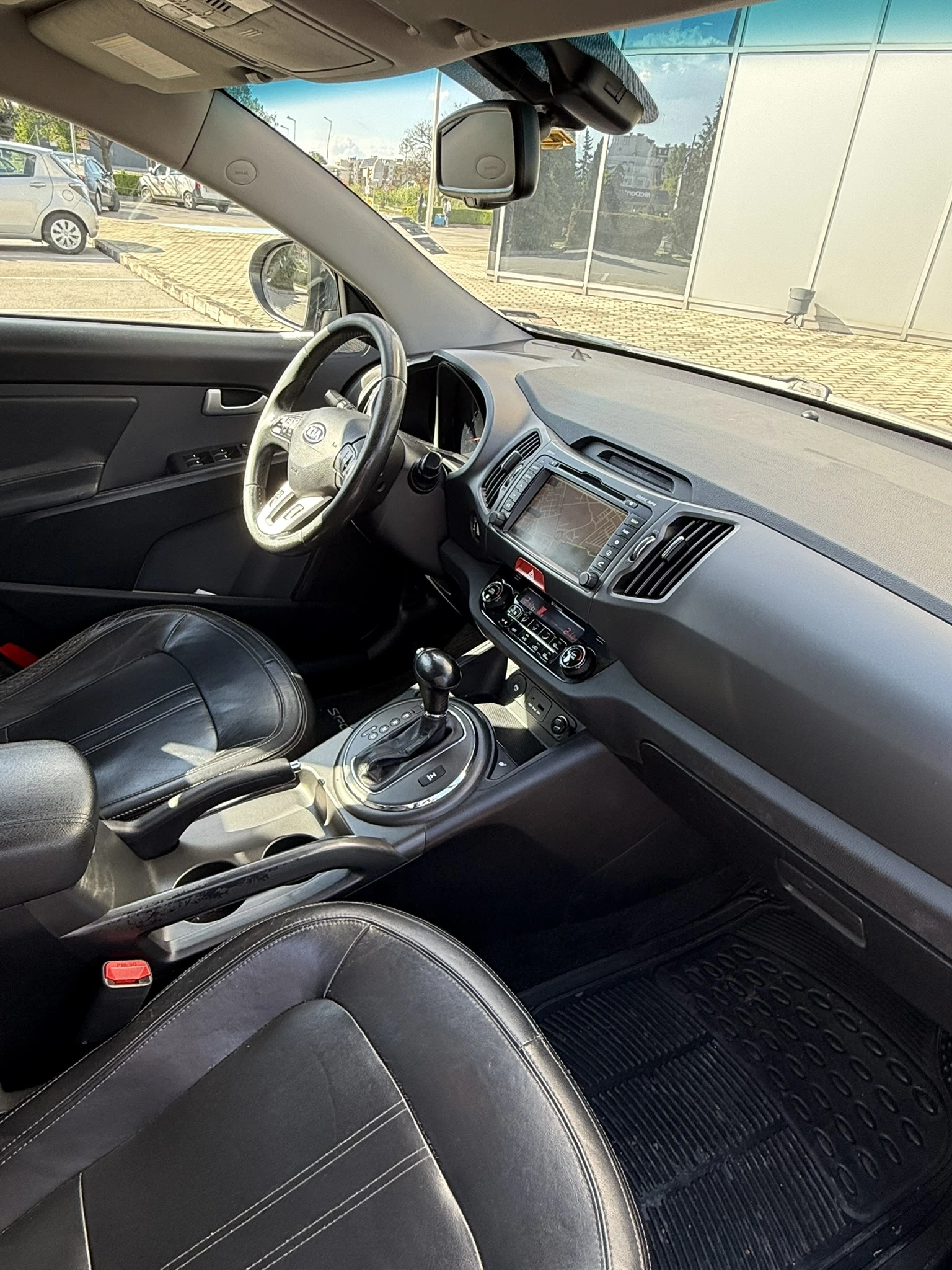 Kia Sportage 2.0CRDI, 4х4 , Автомат , Кожа , Нави Камера., снимка 7 - Автомобили и джипове - 53891432