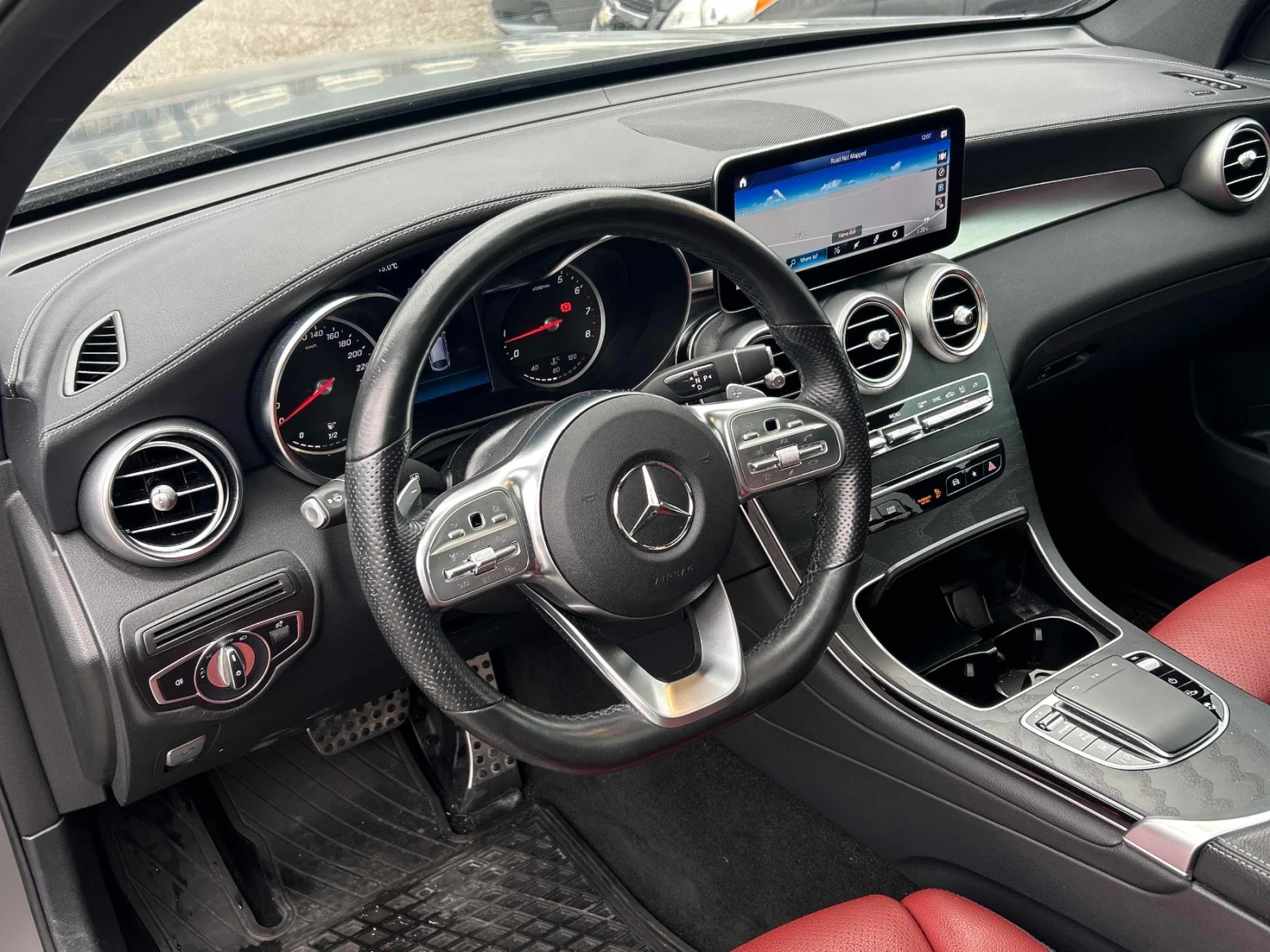 Mercedes-Benz GLC 300 ДИСТРИНИК * ПОДГРЕВ * CAR FAX * АВТО КРЕДИТ * , снимка 5 - Автомобили и джипове - 54202527