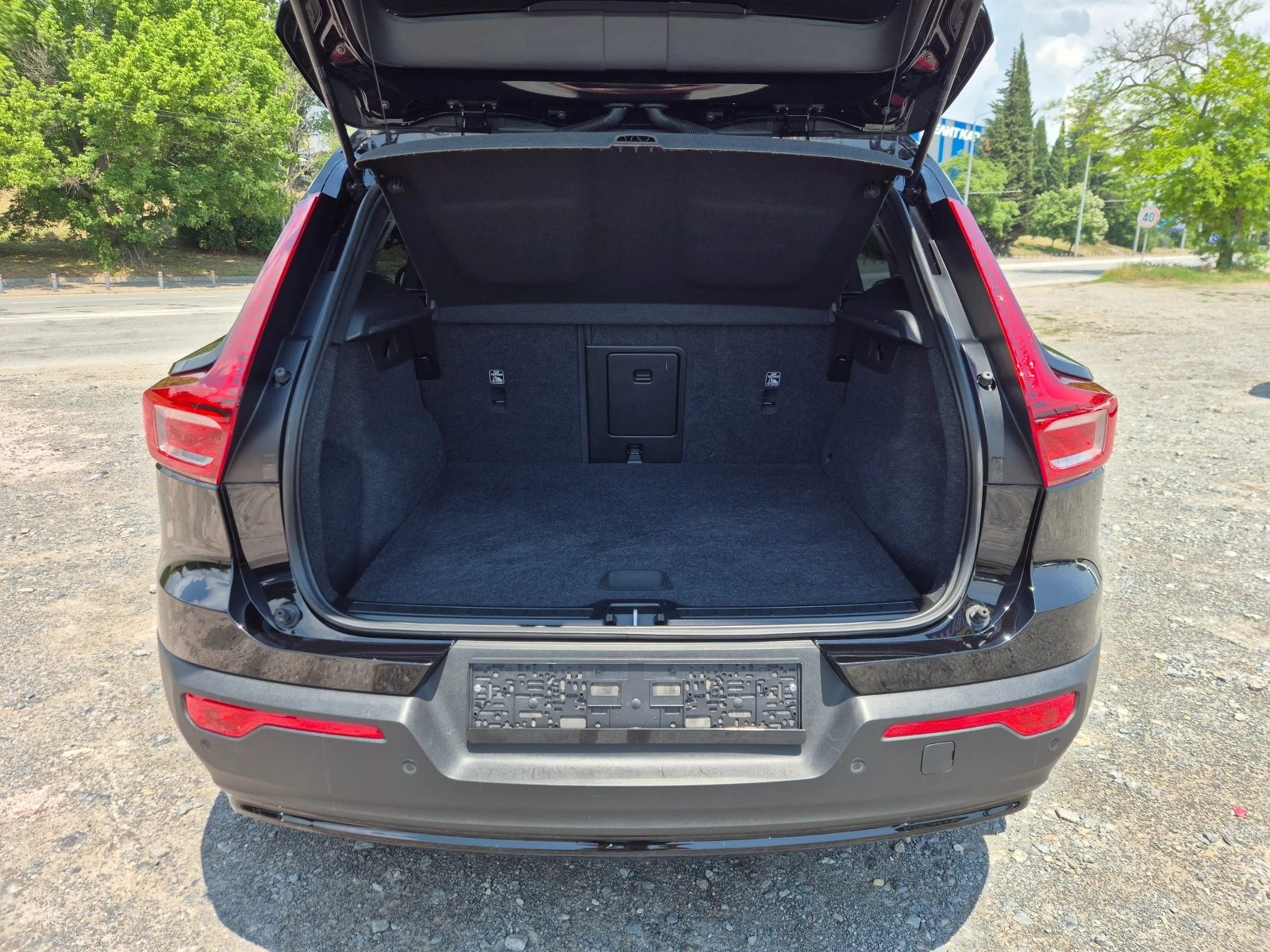 Volvo XC40 69KWh, снимка 11 - Автомобили и джипове - 54801764