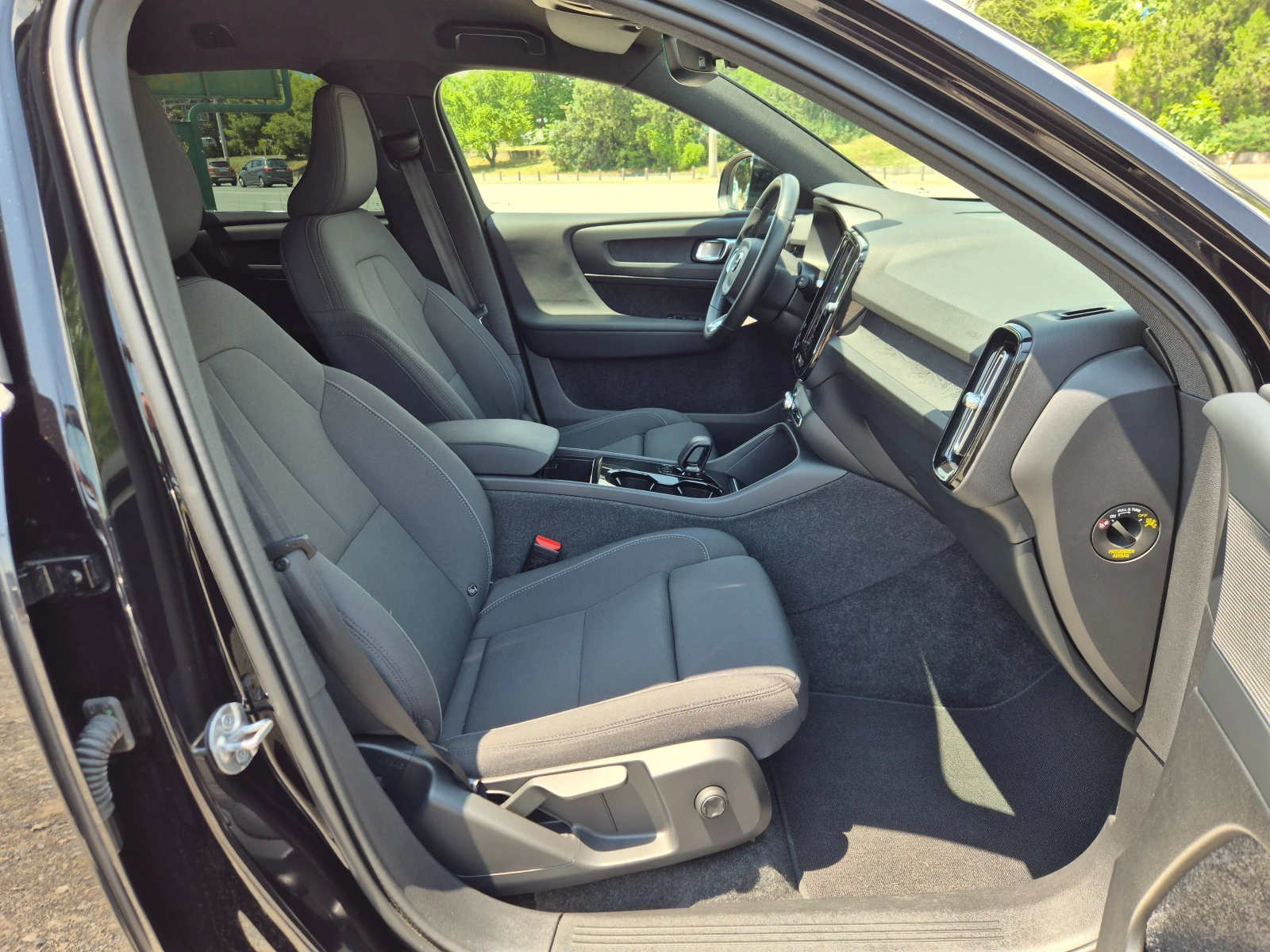 Volvo XC40 69KWh, снимка 9 - Автомобили и джипове - 54801764