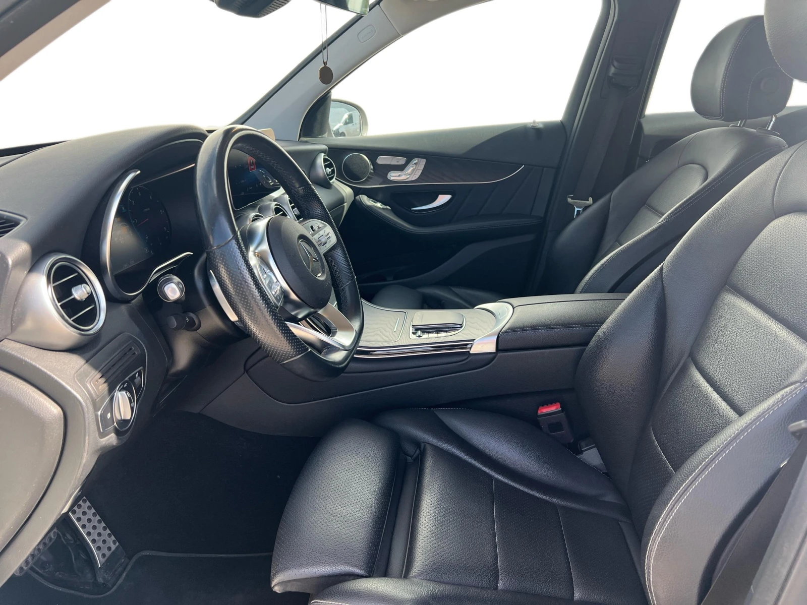 Mercedes-Benz GLC 220 d 4MATIC, снимка 8 - Автомобили и джипове - 54922372