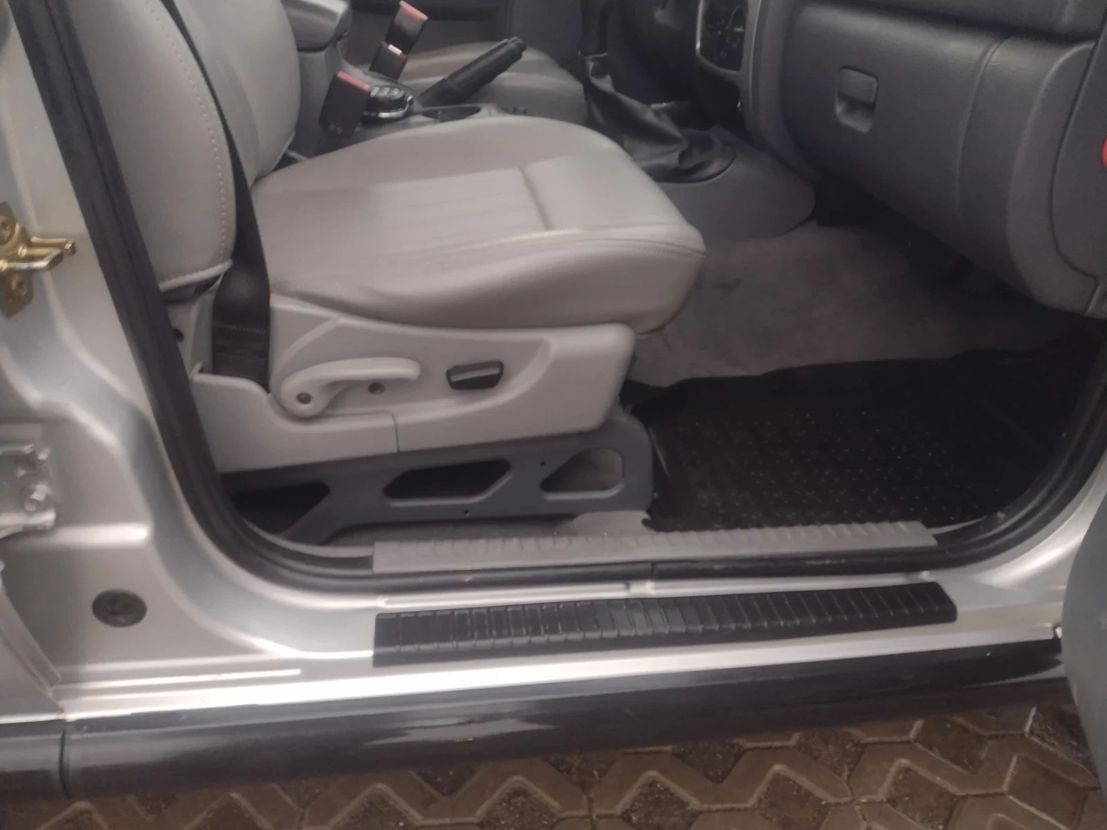 Jeep Cherokee, снимка 13 - Автомобили и джипове - 55165332