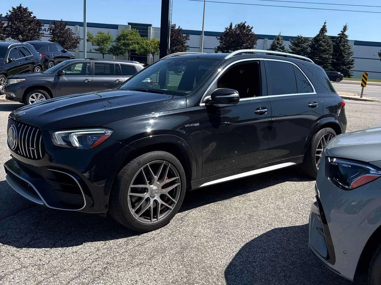 Mercedes-Benz GLE 63 S AMG ДИСТРОНИК * 360 * BURMESTER * PANO * ОБДУХВАНЕ, снимка 11 - Автомобили и джипове - 55398314