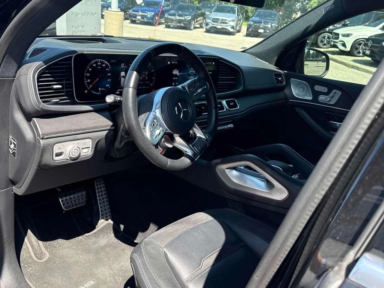 Mercedes-Benz GLE 63 S AMG ДИСТРОНИК * 360 * BURMESTER * PANO * ОБДУХВАНЕ, снимка 16 - Автомобили и джипове - 55398314