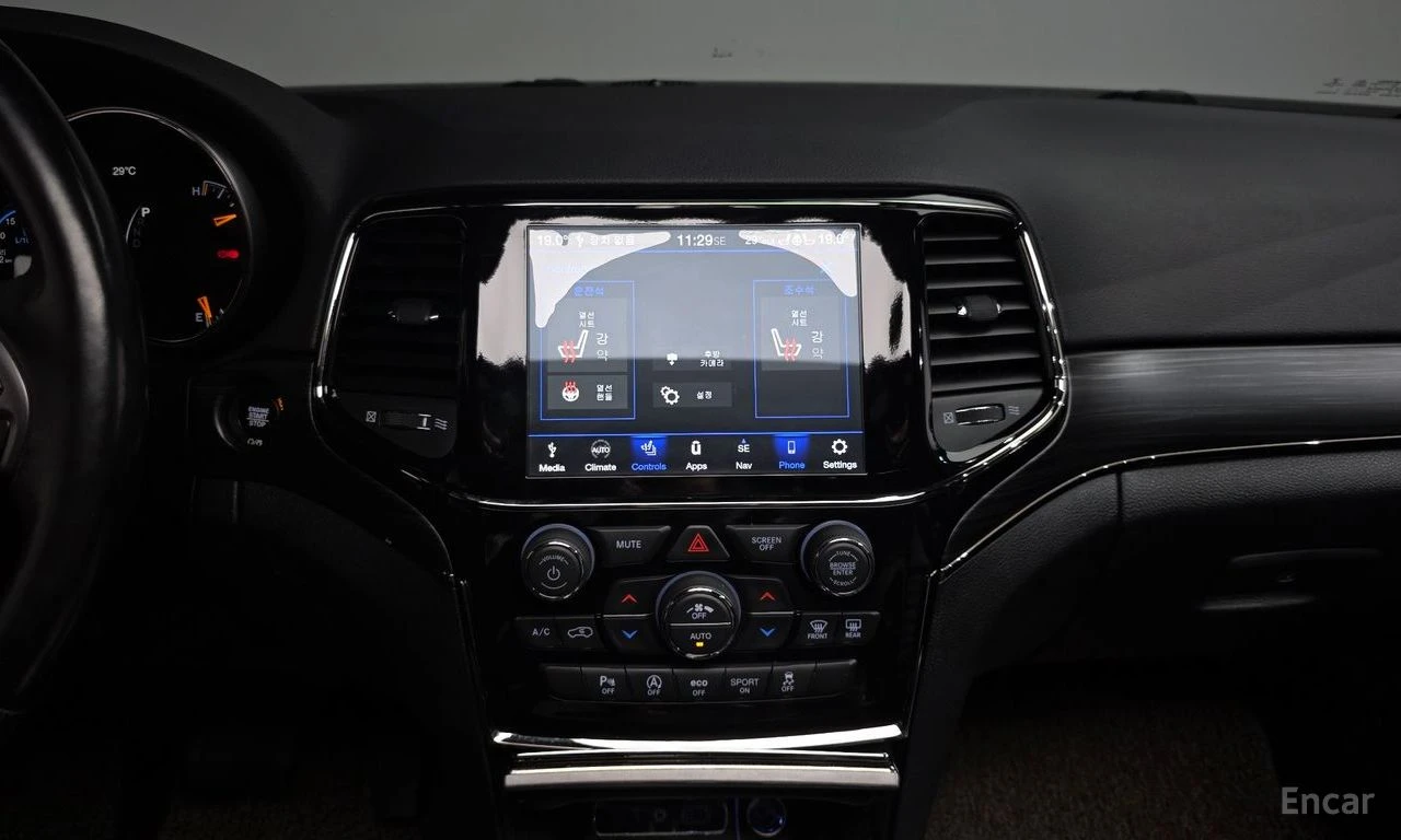 Jeep Grand cherokee 3.6* V6* 8ZF* ПОДГРЕВ* КАМЕРА* КЕЙЛЕС* ПАНОРАМА* , снимка 8 - Автомобили и джипове - 55920594