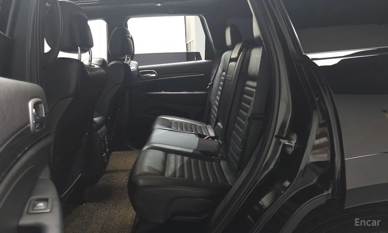 Jeep Grand cherokee 3.6* V6* 8ZF* ПОДГРЕВ* КАМЕРА* КЕЙЛЕС* ПАНОРАМА* , снимка 14 - Автомобили и джипове - 55920594
