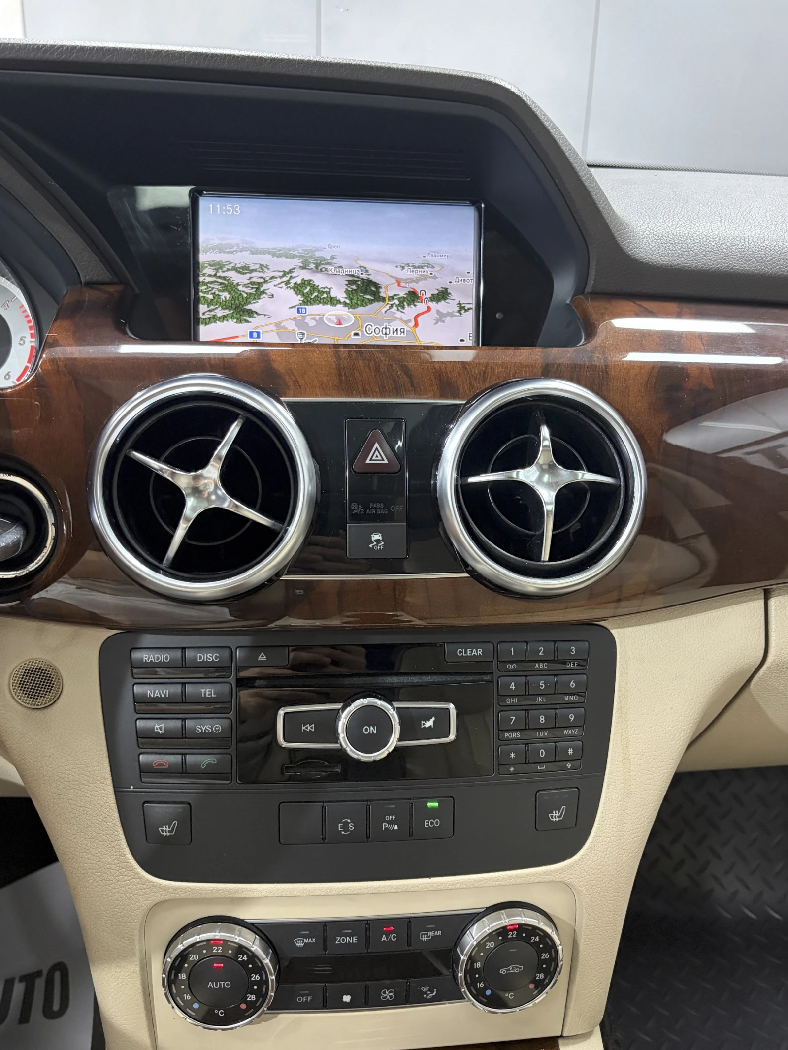Mercedes-Benz GLK 250 BlueTEC 4MATIC AMG Line 7G-TRONIC PLUS, снимка 16 - Автомобили и джипове - 55939910