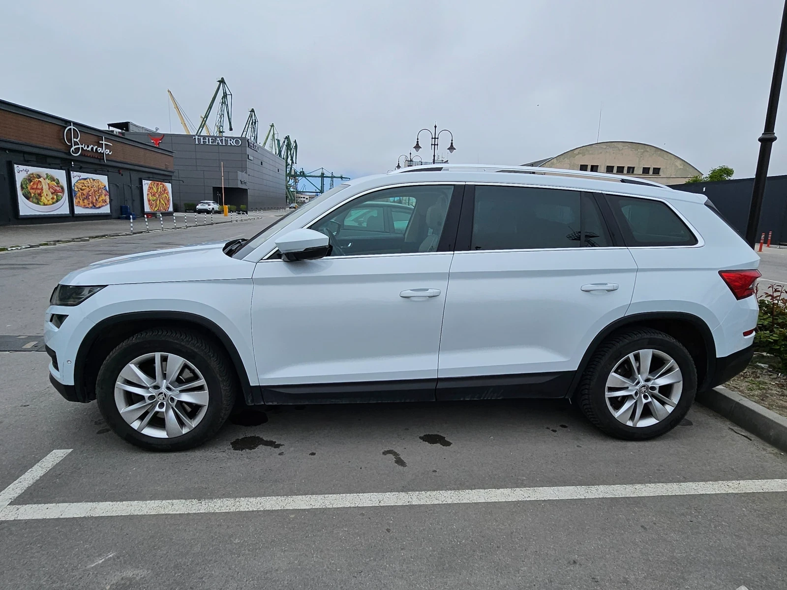 Skoda Kodiaq Skoda Kodiaq 7Места/4x4, DSG, Full Style, Panorama, снимка 4 - Автомобили и джипове - 56047809