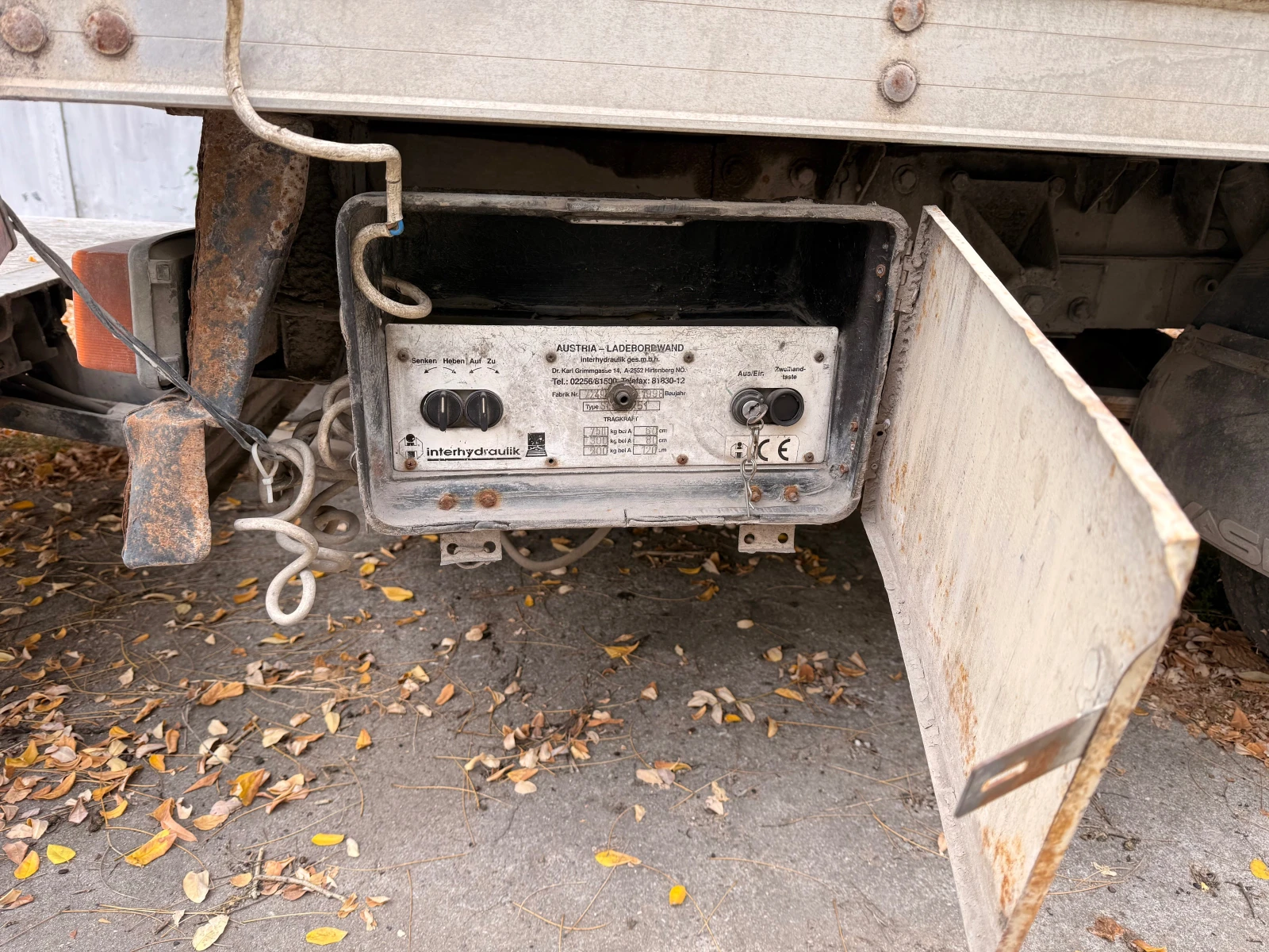 Ford Transit с падащ борд - изображение 8