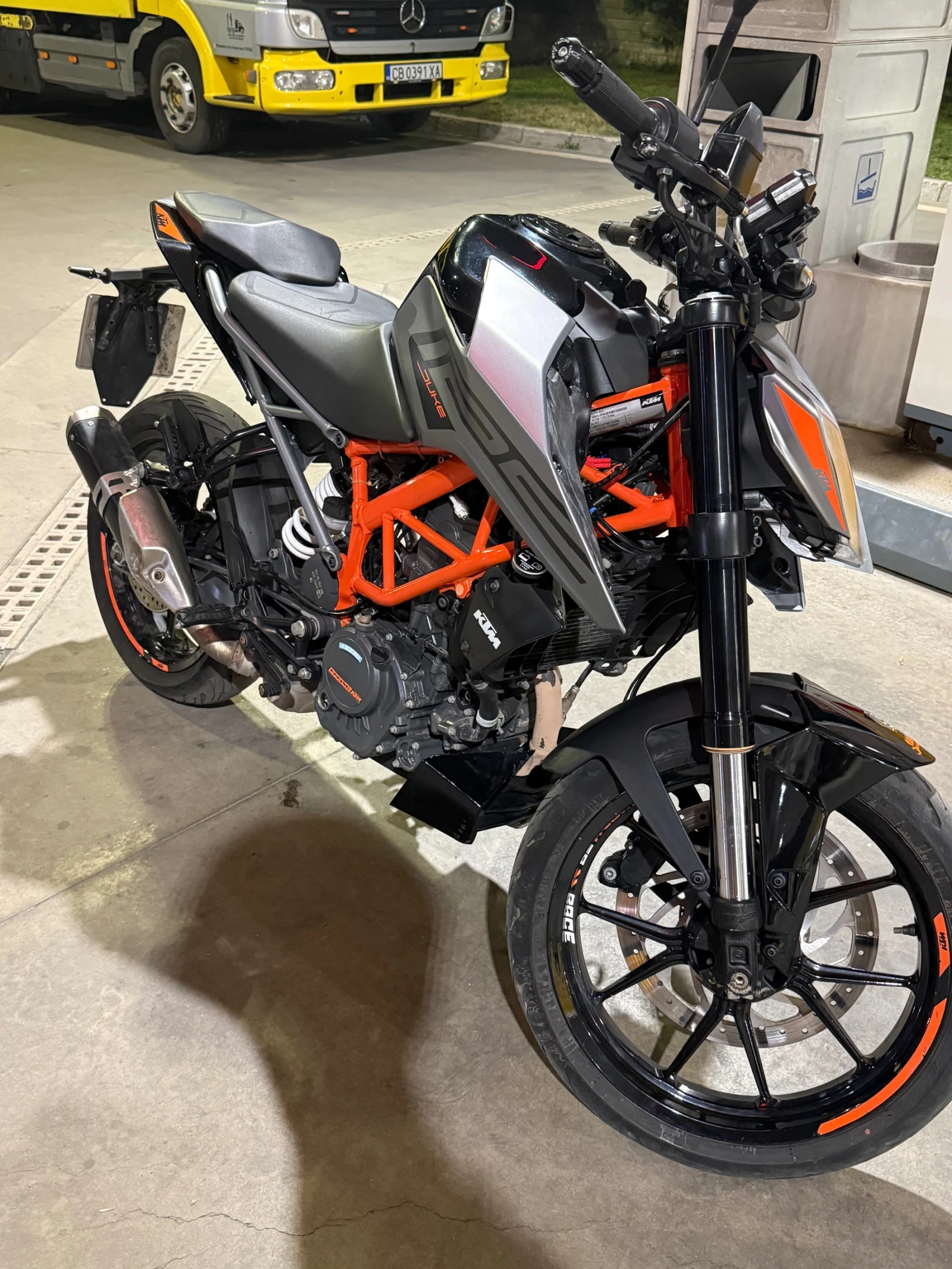 Ktm Duke 125abs, снимка 8 - Мотоциклети и мототехника - 55933151