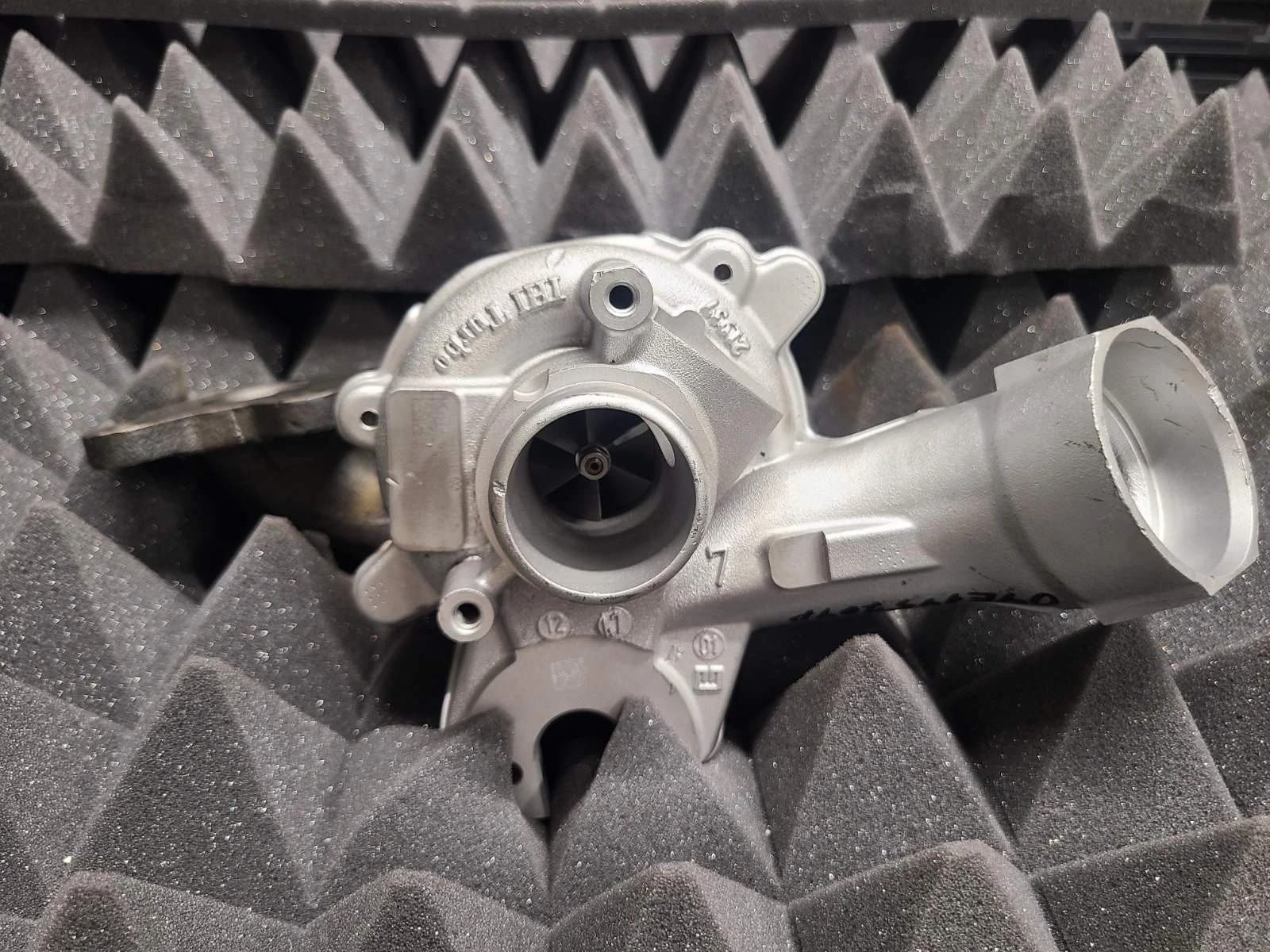  N:04E145702 | Mobile.bg   1