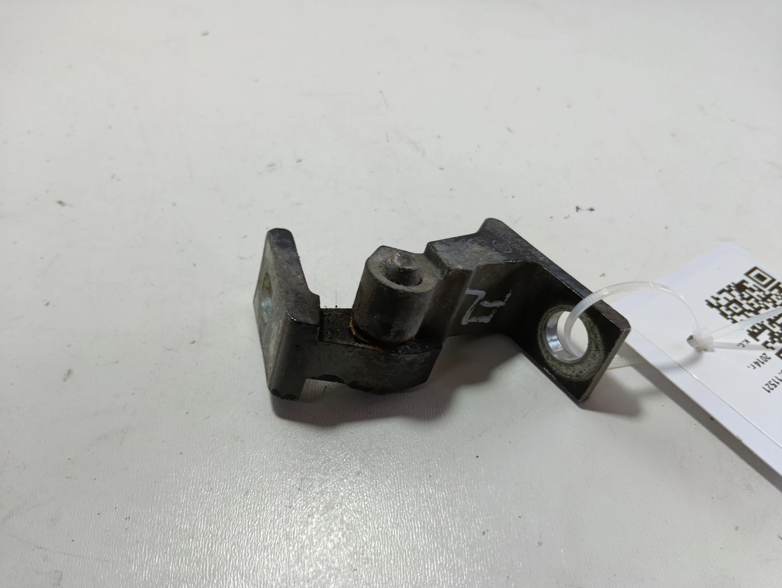 панта предна лява 5N0831401A VW Tiguan