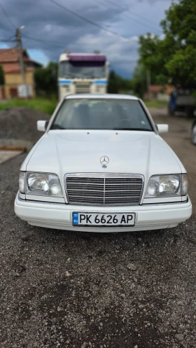 Mercedes-Benz E 200, снимка 3