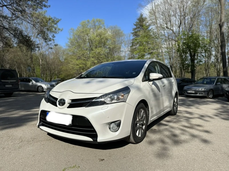 Toyota Verso 2.2 D-cat, снимка 3 - Автомобили и джипове - 47489411