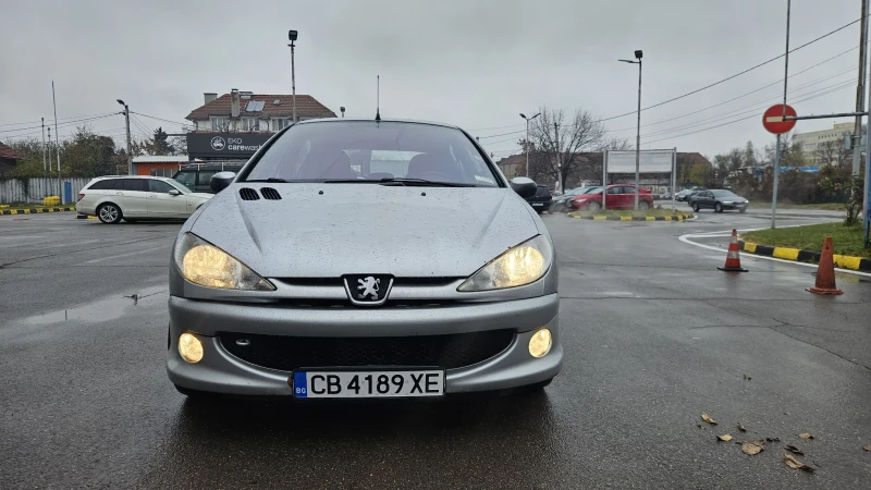 Peugeot 206 1, 4 Газ-Бензин, снимка 1 - Автомобили и джипове - 47962921