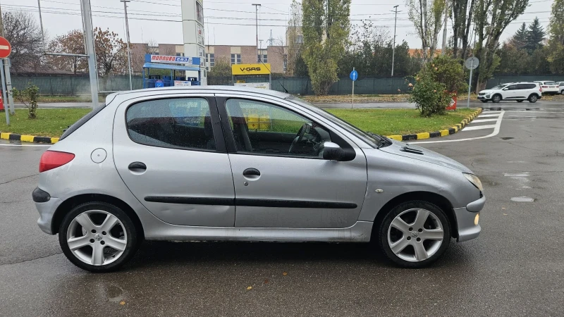 Peugeot 206 1, 4 Газ-Бензин, снимка 6 - Автомобили и джипове - 47962921