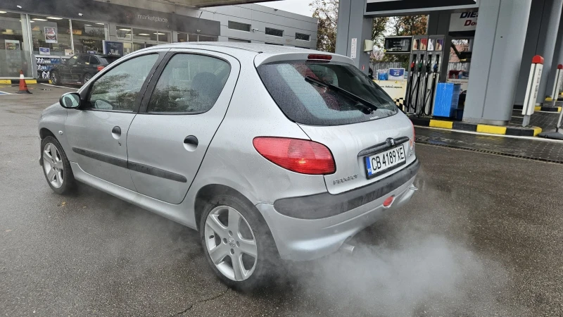 Peugeot 206 1, 4 Газ-Бензин, снимка 4 - Автомобили и джипове - 47962921