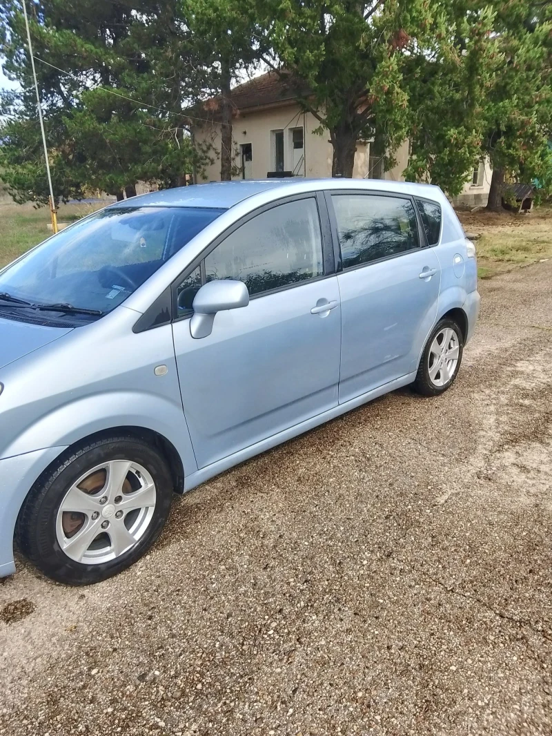 Toyota Corolla verso 2.2d4d, снимка 2 - Автомобили и джипове - 49487993