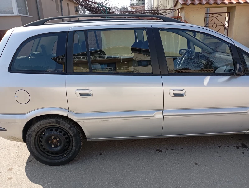 Opel Zafira, снимка 10 - Автомобили и джипове - 49291194